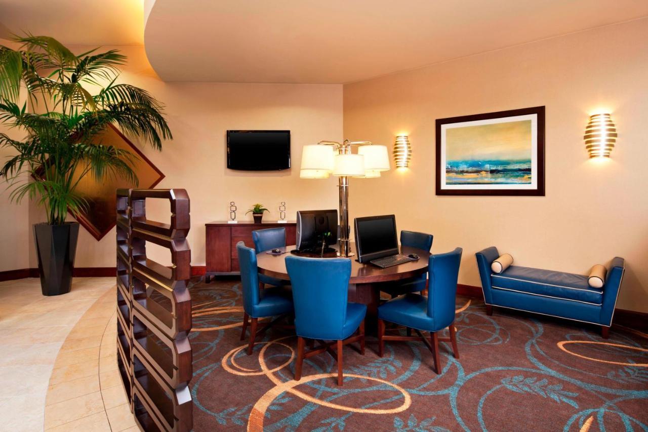 Sheraton Agoura Hills Hotel Экстерьер фото