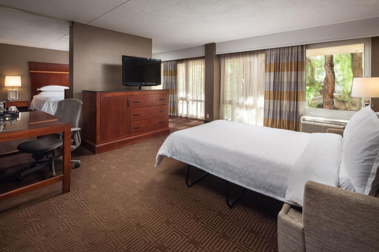 Sheraton Agoura Hills Hotel Экстерьер фото